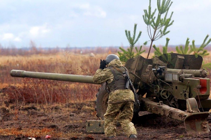 Доба в АТО: майже півсотні ворожих обстрілів, двох українських військових поранено