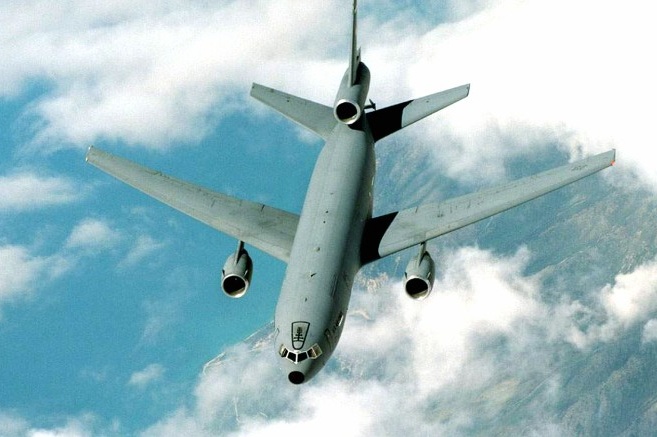 Російський винищувач у Сирії намагався перехопити американський літак 