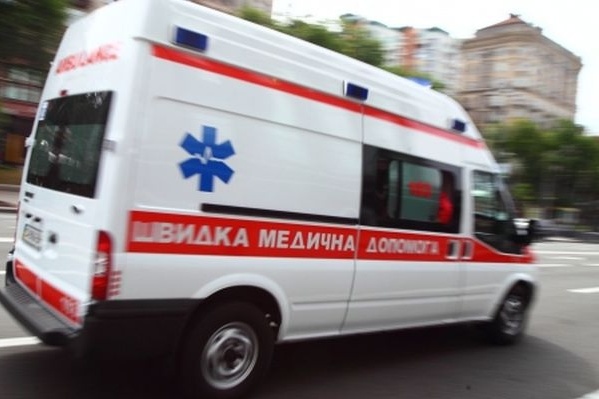 На Харківщині підліток впав з даху двоповерхівки і потрапив до реанімації