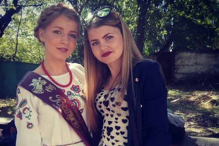 В окупованому Криму дівчина прийшла на останній дзвінок у вишиванці
