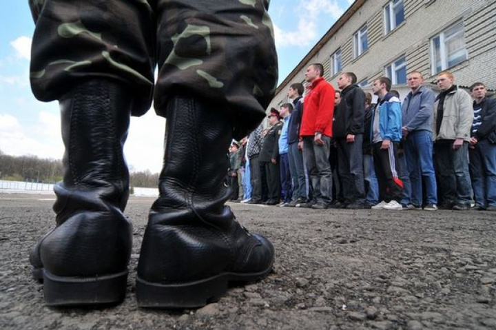 Студента у Києві забрали в армію відразу після захисту диплому