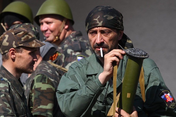 Дедалі більше бойовиків намагається звільнитися з лав окупаційних військ на Донбасі