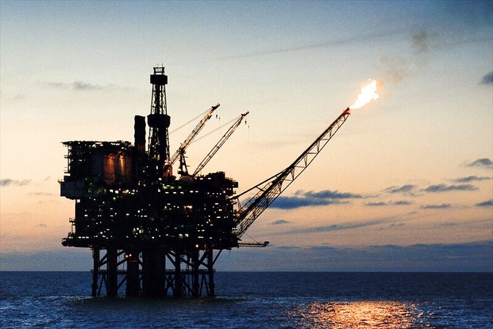 Brent ��������� ����� 50 ������ �� ������