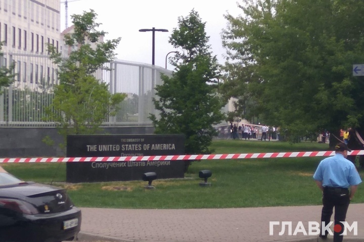 Поліція «прочісує» парки біля посольства США у Києві в пошуках терориста 