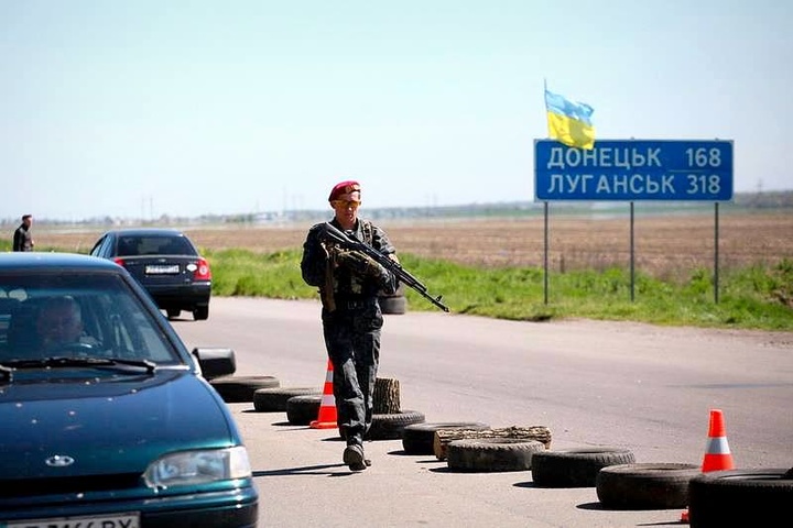 На блокпостах Донецької області на літо збільшено кількість поліцейських