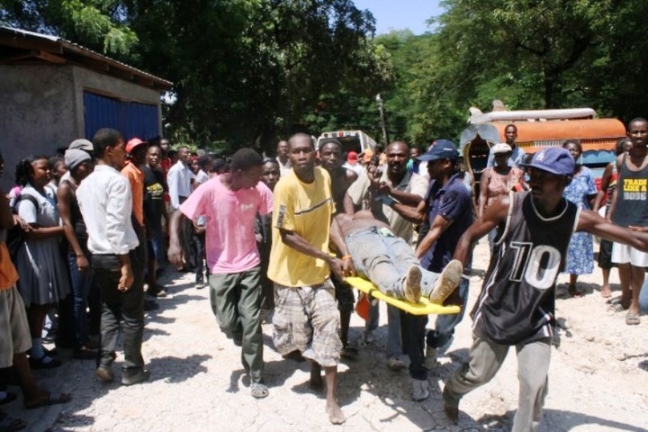 На Гаїті вантажівка наїхала на натовп людей: загинули 12 осіб