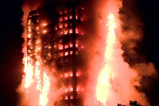 Масштабна пожежа в Лондоні: є ризик, що будівля завалиться