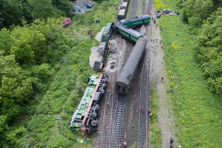  «Укрзалізниця» звільнила 10 працівників після аварії потягів на Хмельниччині 