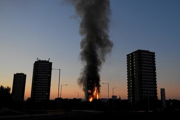 Пожежа у Лондоні: кількість жертв зросла до 17 людей 