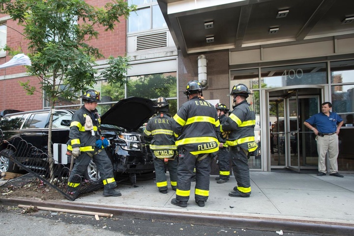 У Нью-Йорку автомобіль влетів у пішоходів: 10 постраждалих