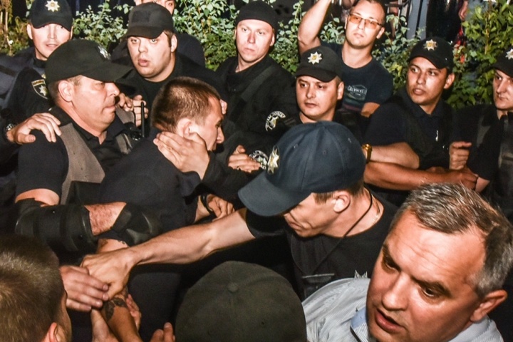 Суд відпустив під особисте зобов’язання фігуранта бійки під час концерту Білик в Одесі