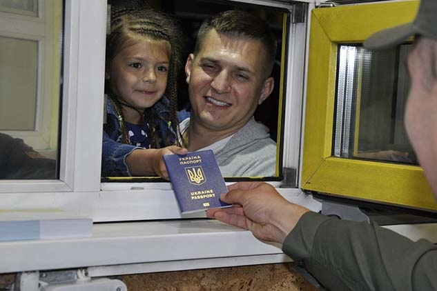 Безвізом з ЄС уже скористалися майже 13 тисяч українців