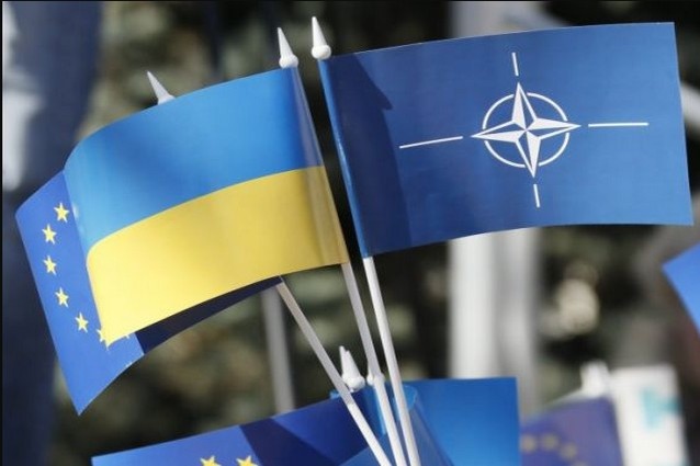 Соцопитування: більшість українців підтримують вступ в ЄС та НАТО