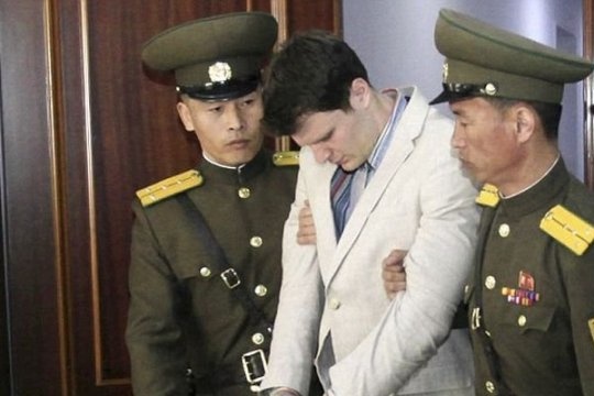 Студент із США помер після визволення із в'язниці Північної Кореї