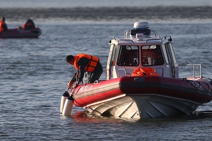 У Росії на озері перекинувся човен з дітьми: доля трьох підлітків поки не відома 