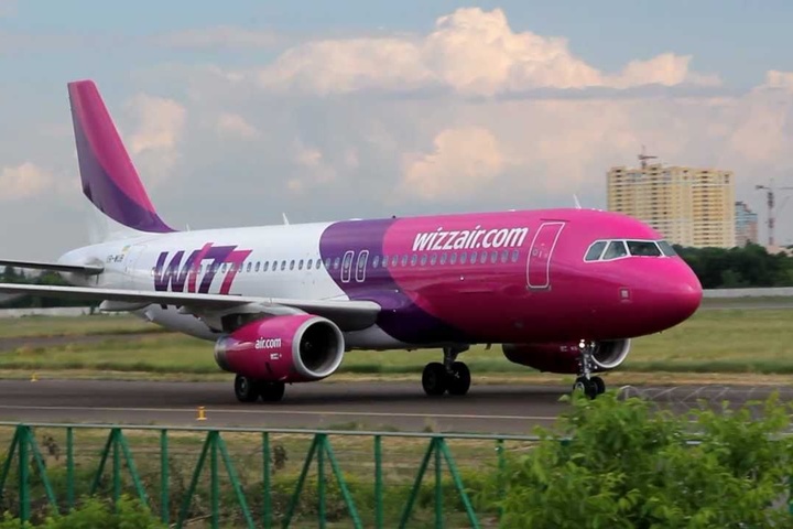 Wizz Air анонсував сім нових маршрутів з України цього літа