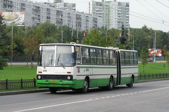На Харківщині виявили рейсовий автобус з мертвим водієм