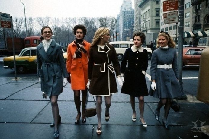 Короткі спідниці та оригінальні зачіски. Як виглядали британські дівчата в 1960-х 