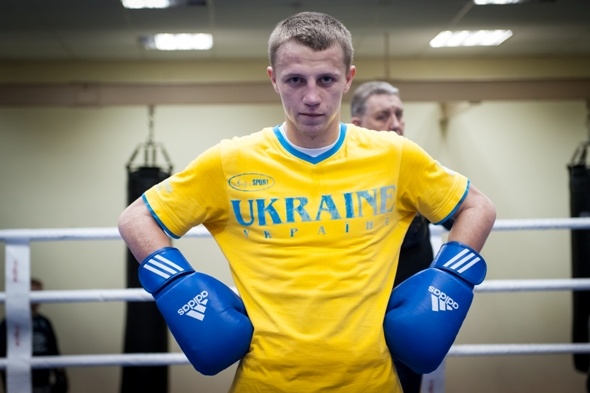 Буценко і Хижняк стали першими українськими фіналістами домашнього ЧЄ з боксу