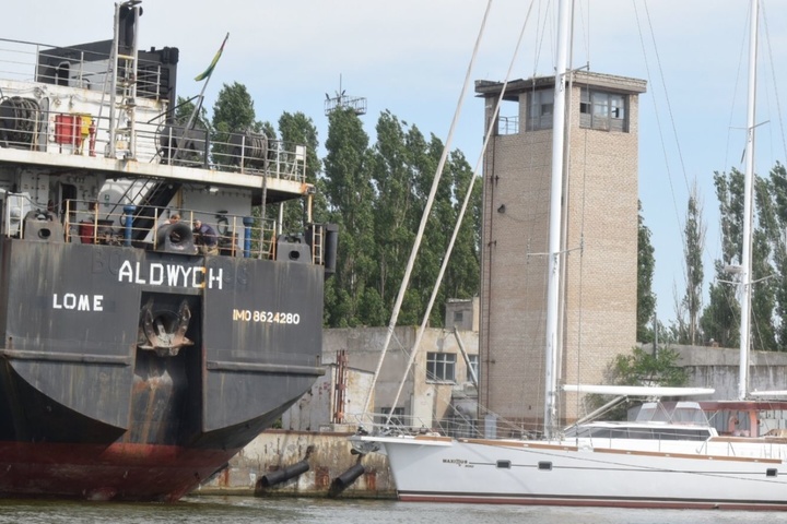 Судна з Росії загружаються контрабандою в Миколаївському порту - ЗМІ