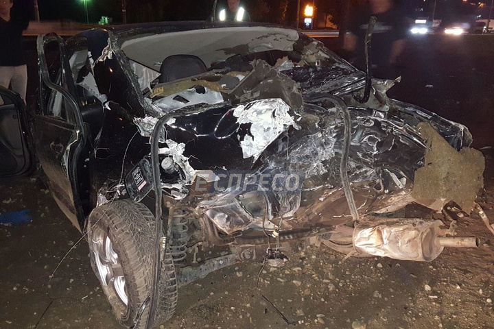 Страшна ДТП у Києві: авто кілька разів перевернуло у повітрі 