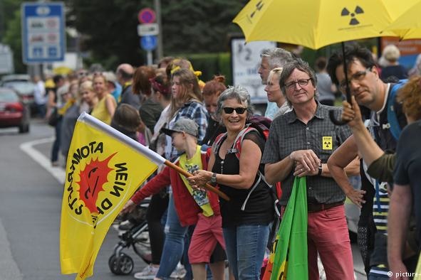 Понад 50 тисяч людей вийшли на акцію за закриття АЕС у Бельгії