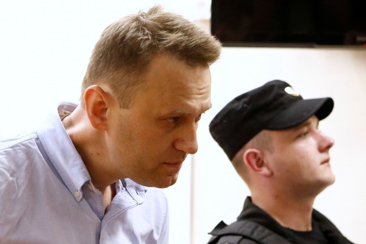 Російському опозиціонеру Навальному викликали швидку до спецприймальника