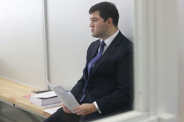 Суд зобов'язав Насірова носити електронний браслет до 2 вересня