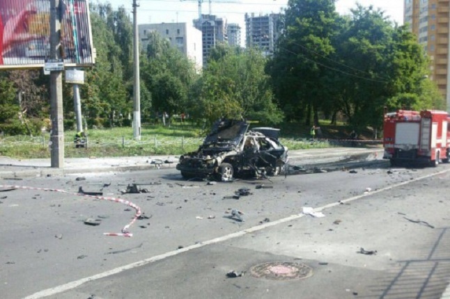 У Солом'янському районі Києва вибухнула автівка. Водій загинув (фото, відео)