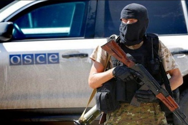 Бойовики погрожували місії ОБСЄ розстрілом за привітання з Днем Конституції
