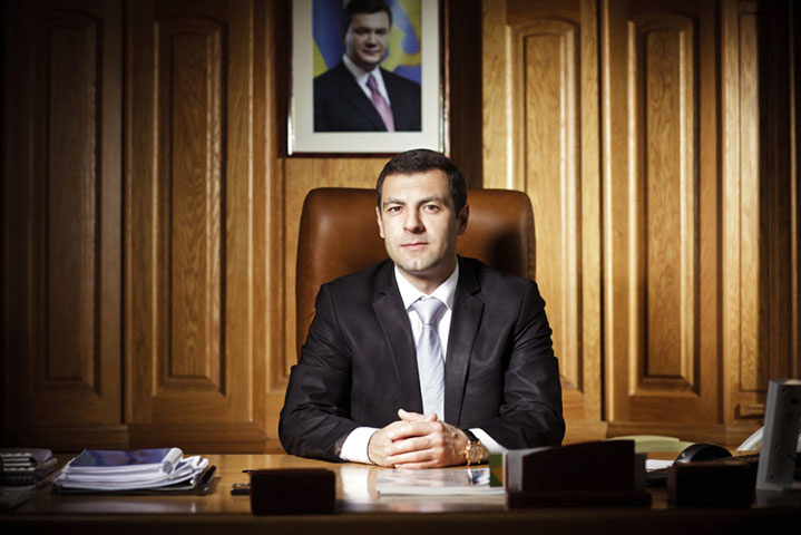 Генпрокуратура зацікавилася $572 тис. готівки у дружини заступника Адміністрації президента Януковича