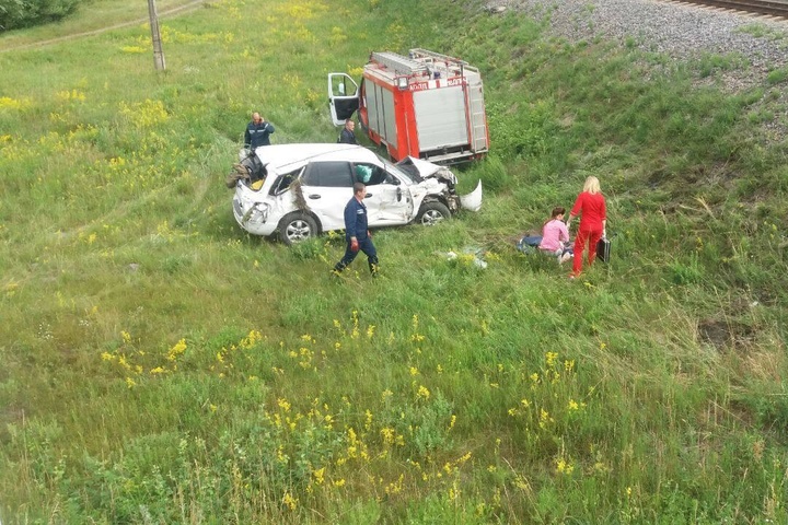Жахлива ДТП на Чернігівщині: потяг протаранив авто, загинула жінка 