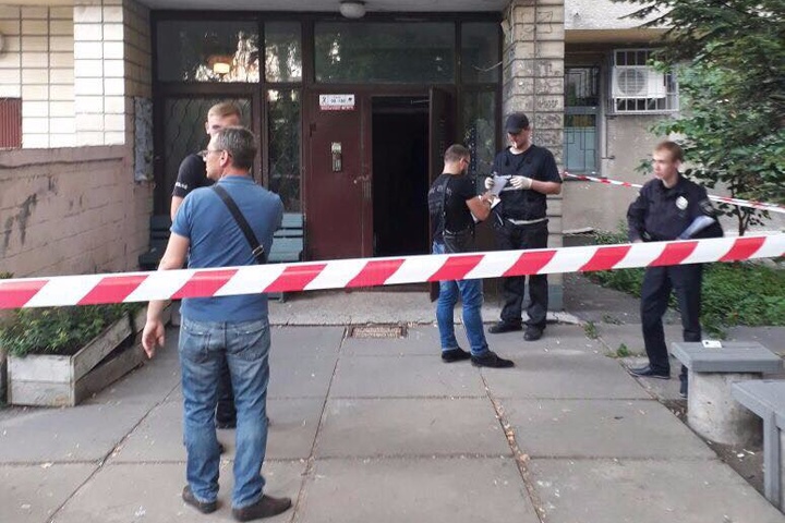 У Києві в під'їзді застрелили чоловіка