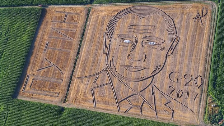 В Італії фермер спаплюжив поле портретом Путіна