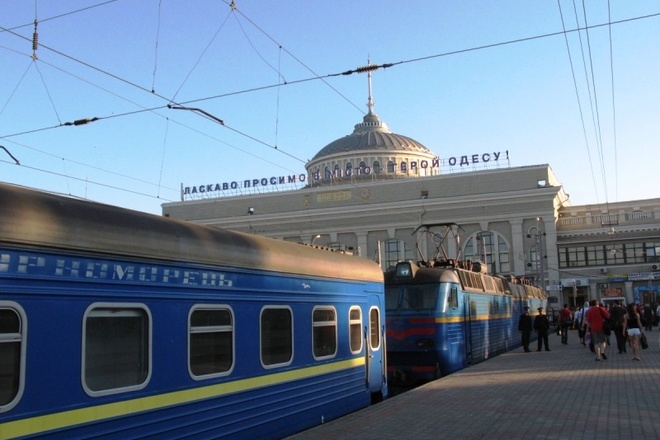 До кінця літа курсуватиме додатковий потяг Львів - Одеса