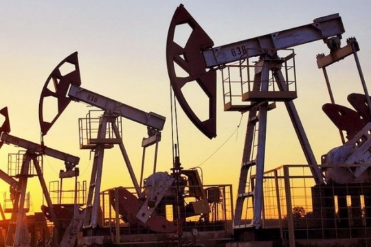 Нафта дорожчає через дані про її експорт