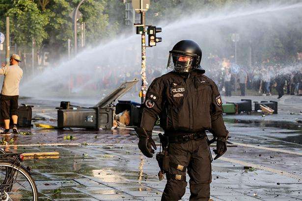 Під час сутичок у Гамбурзі постраждали 476 поліцейських