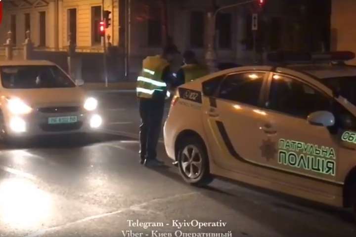 Біля Верховної Ради водій автомобіля Hyundai збив поліцейського