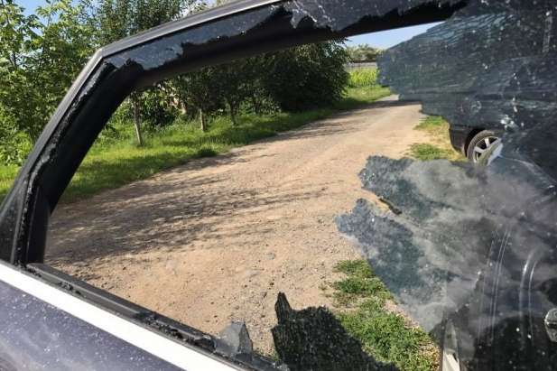 В Ужгороді журналісту розбили автівку