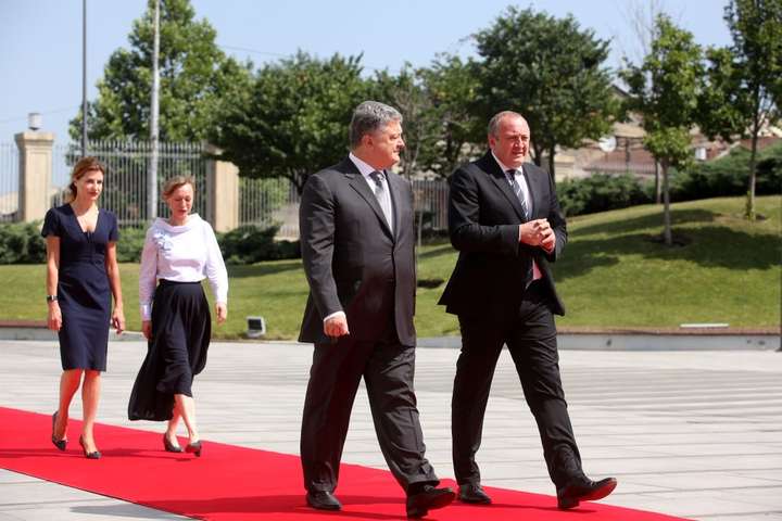 Официальный визит Порошенко в Грузию: с кем встретится президент