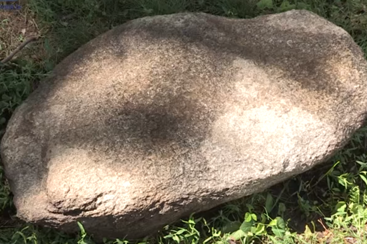 Під Полтавою знайшли камінь із зображенням індоєвропейських богів