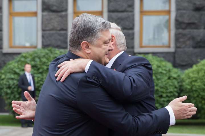 Порошенко урочисто зустрів Лукашенка у Києві 