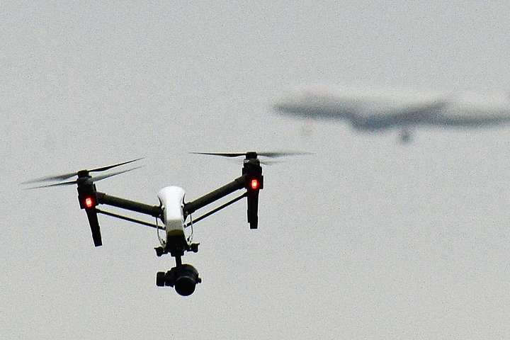 Великобританія вводить обов'язкову реєстрацію дронів
