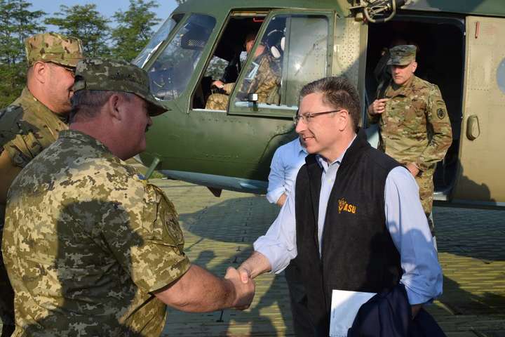 Делегація Держдепу США відвідала українських військових у районі проведення АТО