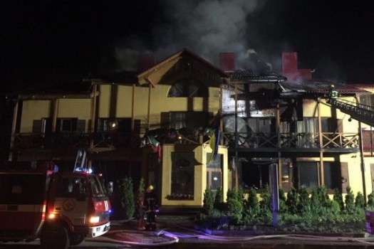 У Луцьку загорівся готель: є постраждалі