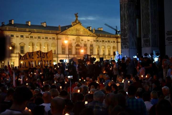 У Польщі вже вісім днів тривали протести проти судової реформи