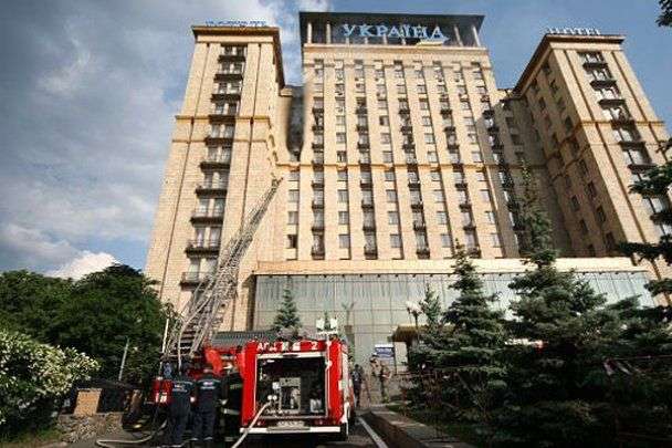 У столичному готелі «Україна шукають вибухівку