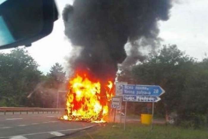 У Болгарії згорів автобус, який перевозив туристів із Росії 
