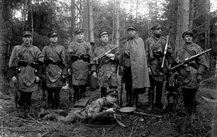 «Лісові брати», через яких розв’язалася війна на сторінці фейсбуку МЗС Росії
