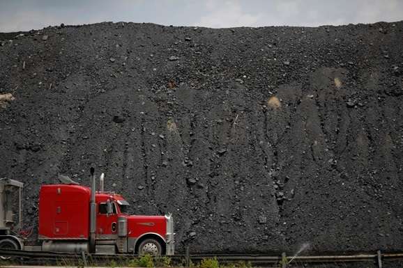 Україна почала купувати американське вугілля 